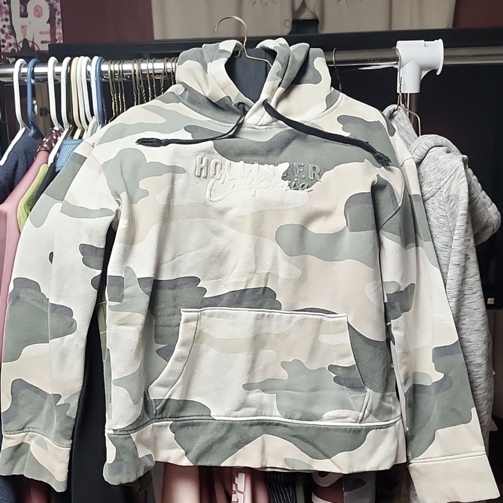 Hollister hoodie size XS